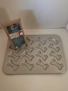 Nordic Ware Homemade Dog Treat Baking Pan Bone Mold Kit-NEW